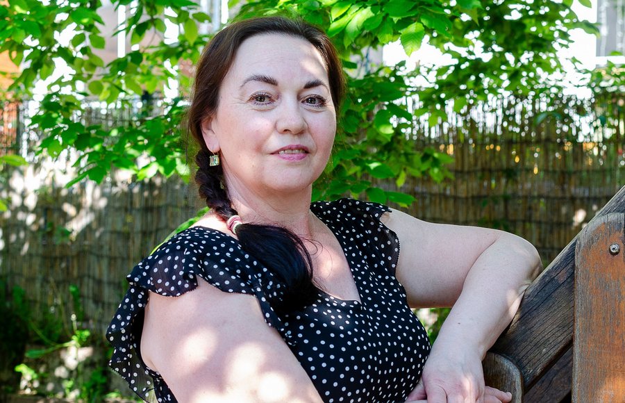 Irina, Gaus, Köchin