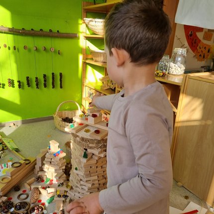 Kinder im Mittelpunkt, Ding- Kindergarten, Konzeption, Bauen