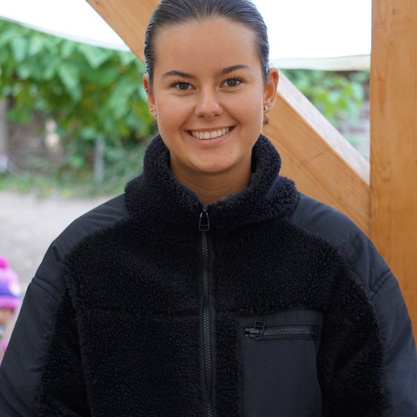 Alina Isaak Alina Isaak